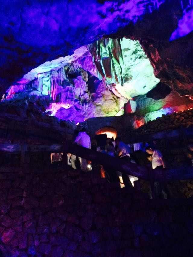逃出郊外露营地